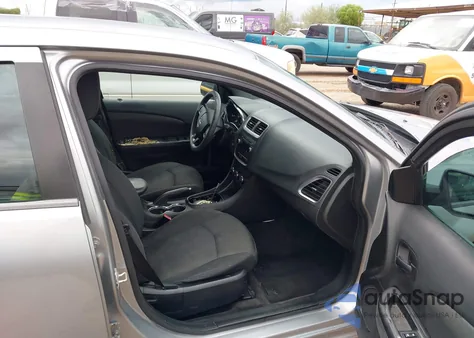 2013 Dodge Avenger Se z USA, uszkodzony, nr VIN 1C3CDZAB1DN537706